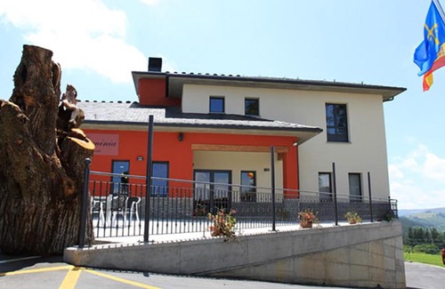 Tineo Hotel | Albergue Restaurante Casa Herminia