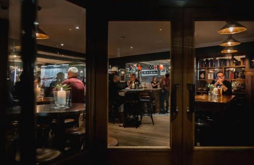 Esher Hotel | Albert Arms