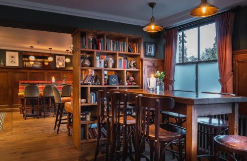 Esher Hotel | Albert Arms