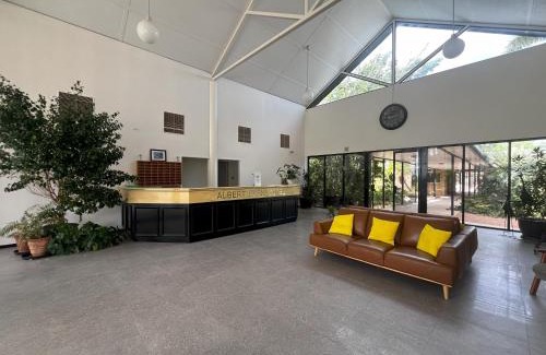 Longreach Hotel | Albert Park Motor Inn