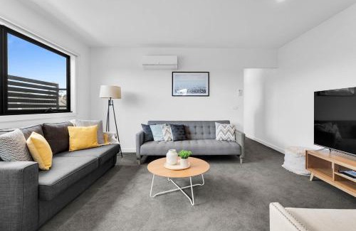 Capel Sound House | Albert Samian Retreat by Ready Set Stay - BYO sheets and towels