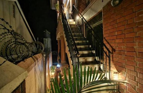 Entebbe House | Albert Suites, House 1