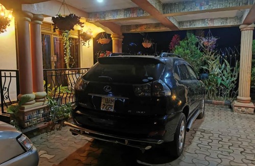 Entebbe House | Albert Suites, House 1