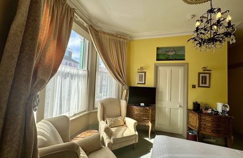 Eastbourne City Centre House | Albert & Victoria Guest House