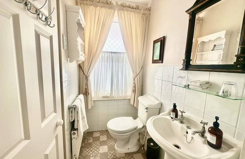 Eastbourne City Centre House | Albert & Victoria Guest House