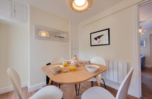 Holt House | Albertine