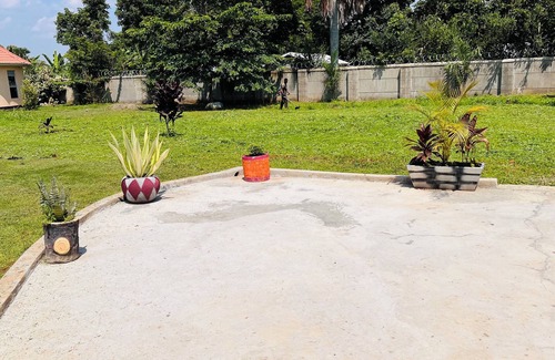 Gulu Cottage | Alberto Gardens - One bedroom cottage in secure, private grounds & free parking