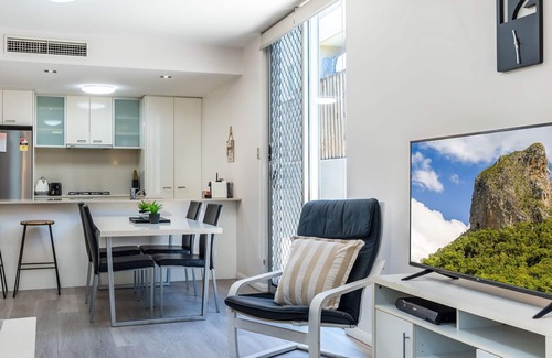 Albion Apartment | Albion Stay – Spacious Patio, Pool & Near Transport