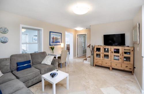 Chincoteague House | Albion