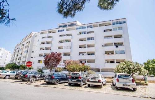Montechoro Apartment | Albufeira Holidays Near The Strip
