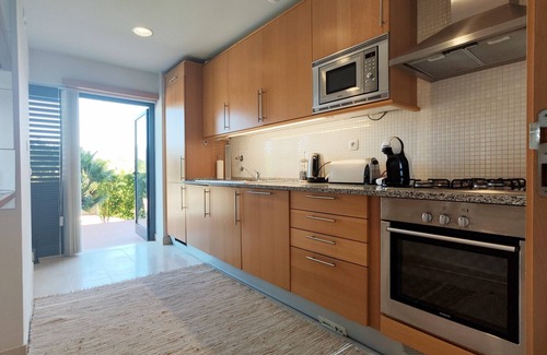 Montechoro Apartment | Albufeira Oasis Retreat