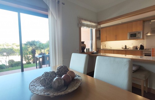 Montechoro Apartment | Albufeira Oasis Retreat
