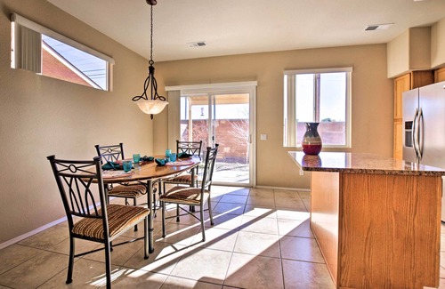Northeast Heights Condo | Albuquerque Condo w/Yard - 9 Mi to Old Town!