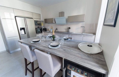 Cannes City Centre Apartment | Alceste - Two Bedroom Apartment, Sleeps 4