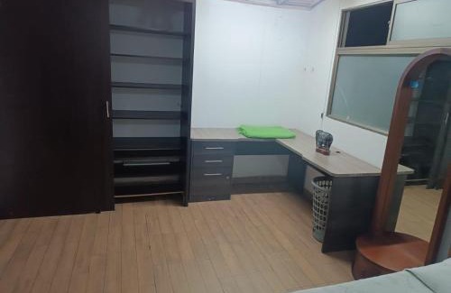 Envigado House | Alcoba amplia con cama doble