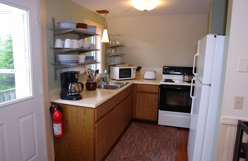 Bernard Apartment | Aldernest Loft - Acadia Park/Mount Desert Island -walk across lawn down to shore
