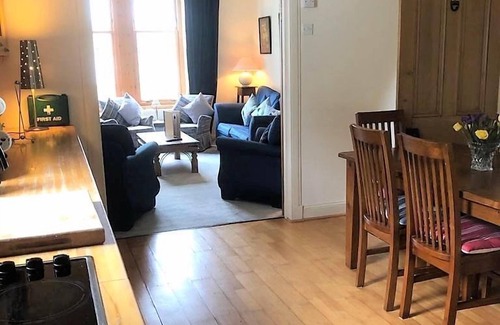 Tighnabruaich Villa | Aldersyde Villa, sea views, wood-burner, games room, pet friendly, sleeps 8