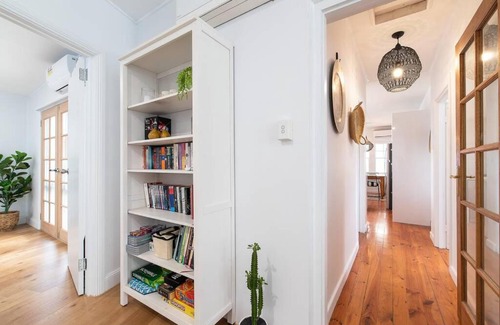 Aldinga Beach House | Aldinga Beach Peartree BnB - Wifi - 3 bed - 2 bath