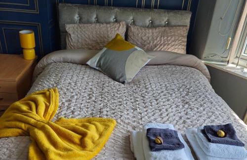 Preston Apartment | Aldwych house, For Holidays, Contractors & Relocation, Free Parking & Wi-Fi