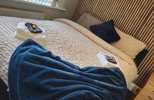 Preston Apartment | Aldwych house, For Holidays, Contractors & Relocation, Free Parking & Wi-Fi