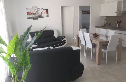 Saint-Julien-les-Rosiers Villa | ALES CEVENNES VILLA COMFORT AND TRANQUILY