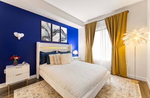 Los Angeles Bed & Breakfast | Alex 2BD Haven in Hollywood!Free parking and pool!