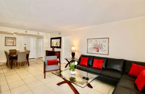 Mid Beach House | Alexander 511 Beachfront condo with 2 pools, direct beach access, sauna, tikki bar