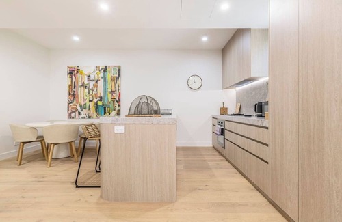 South Yarra Apartment | Alexandra Elegance Riverside Living in Style