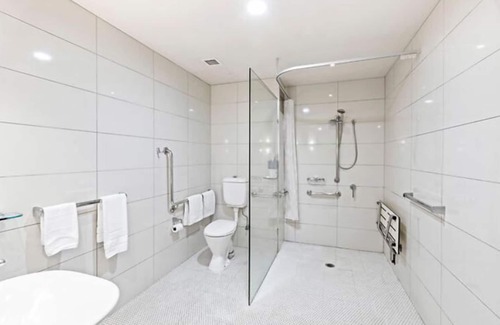 Alexandra Hills Hotel | Alexandra Hills Hotel Suites