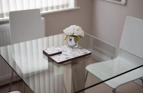Gorseinon Apartment | Alexandra Lodge