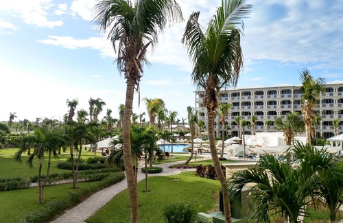 Grace Bay Condo | Alexandra Resort - Deluxe One Bedroom Beachfront Unit on Grace Bay