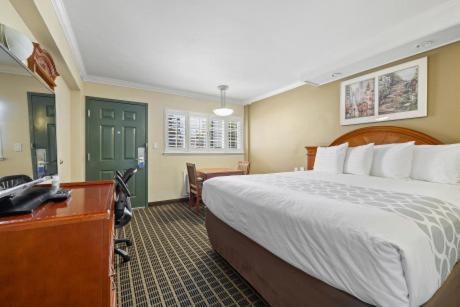 Tenderloin Hotel | Alexis Park San Francisco
