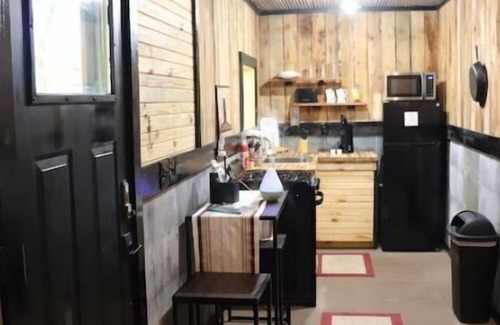 Powell Cabin | Alexis Triple Nichols Cabin