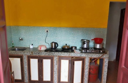 Candolim Hotel | Alexmarie Holiday Home nr Candolim Beach