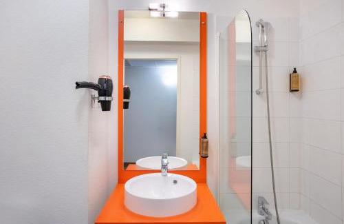 Fontaine-Bayonne-Cartoucherie Apartment | Alezan Hôtel & Résidence