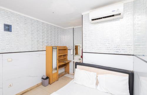 Pagedangan Hotel | Alfa Guesthouse Serpong Mitra RedDoorz