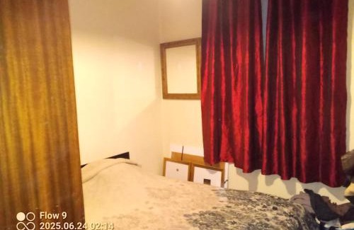 Alges Other | Algés room