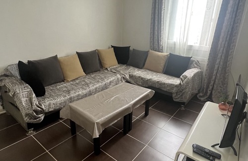 Sidi M'Hamed Apartment | Alger Centre : Appart Place du 1 er Mai / free WIFI/ 40 euros per night