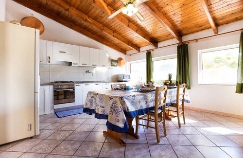Alghero Villa | Alghero family-friendly villa 1km from the beach, WiFi, garden, playground