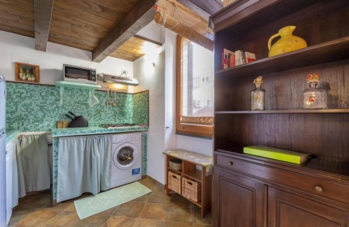 Alghero City Centre Apartment | Alghero Old Town Gem- Walk to Sea, Beach, Historic Ramparts!
