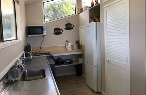 Algies Bay House | Algies Bay Family Escape - Direct Access to the Beach!