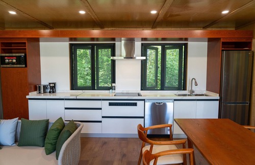 South Algonquin Cabin | Algonquin's Edge Resort | Waterview 1