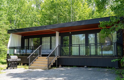 South Algonquin Cabin | Algonquin's Edge Resort | Waterview 1