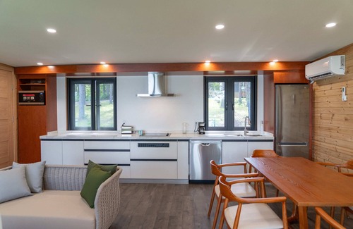 South Algonquin Cabin | Algonquin's Edge Resort | Waterfront 8