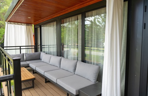 South Algonquin Cabin | Algonquin's Edge Resort | Waterfront 8