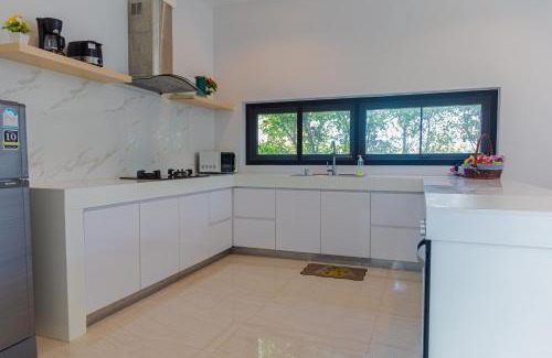 Rawai Hotel | Alhambra Pool Villas and Pool Access Rooms