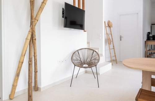 Andros House | Alia Andros