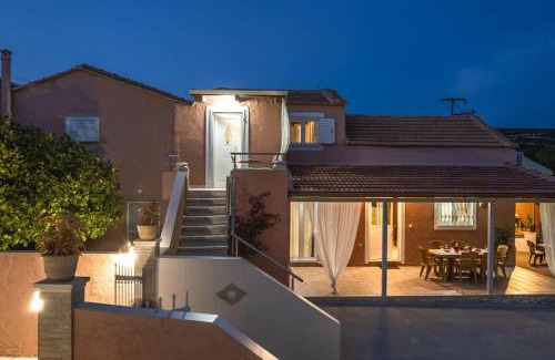 Anafonitria Apartment | Alice Happy Place 2 , only 5 minutes from the shipwreck!