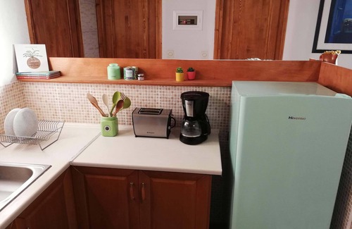 Papastavraiika Apartment | Alice House - Apartment with Yard