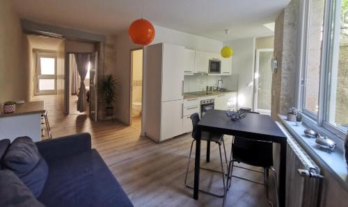 Lectoure Apartment | Alice & Jeanne